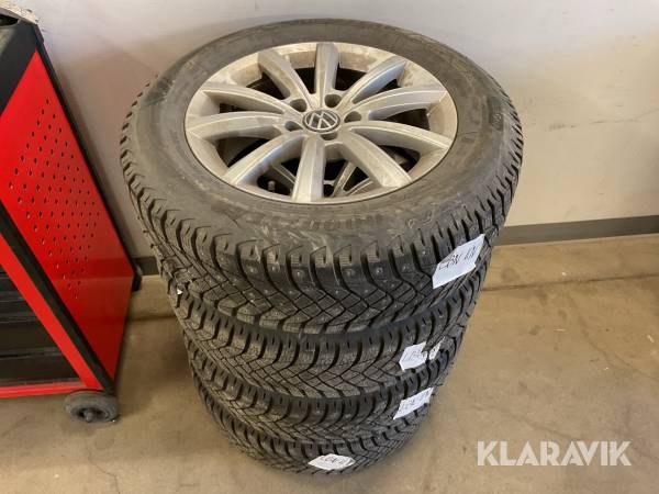 Vinterhjul på VW-originalfälgar GoodYear UltraGrip Arctic 2 SUV 215/65 R17