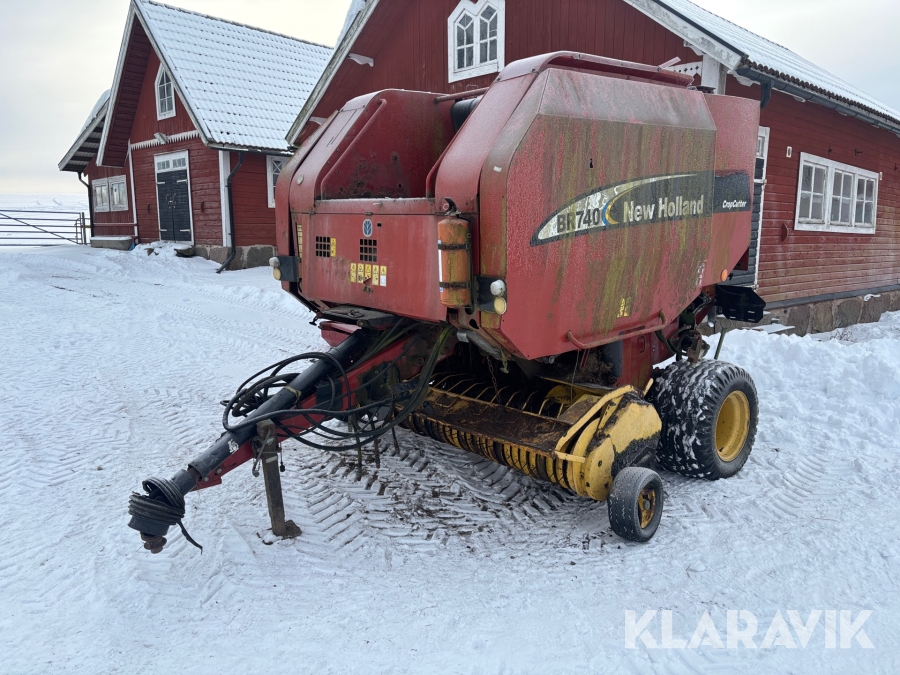 Balpress New Holland BR740