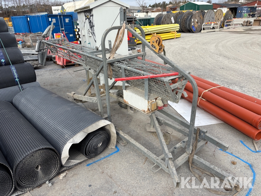 Belysningsmast med tre armaturer