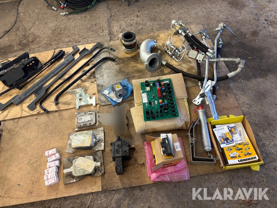 Diverse reservdelar Liebherr