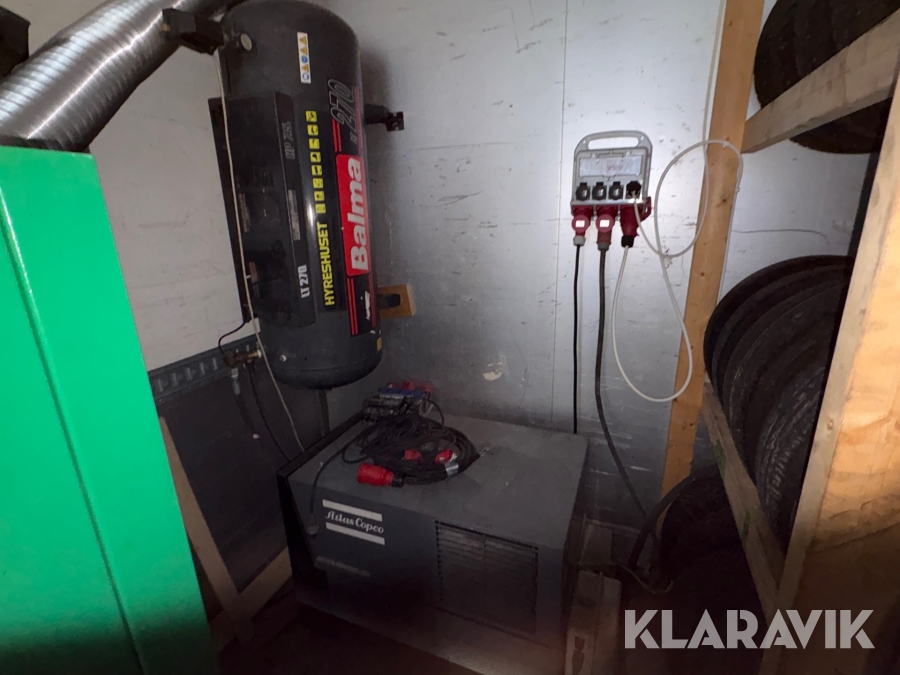 Kompressor och tank Atlas Copco LE Balma tank LT270