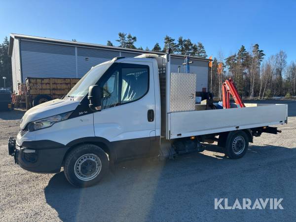 Lätt lastbil Iveco Daily 35-140 med kran