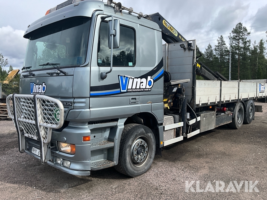Flakbil med kran Mercedes-Benz 2531LL 6X2