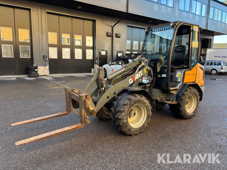 Hjullastare Giant V452T X-TRA HD med redskap