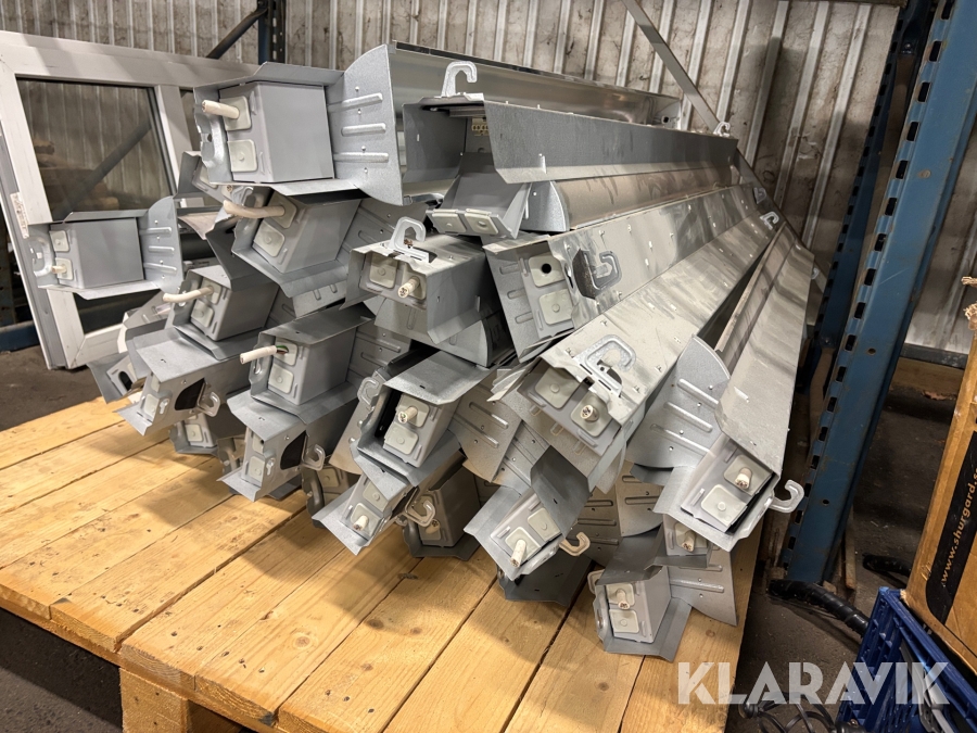 Lysrörsarmaturer Elektroskandia Esinda ca 60st 2x49w