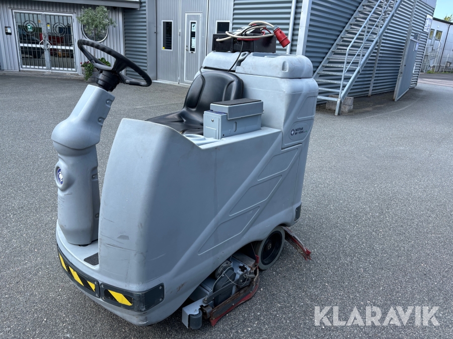 Åkbar skurmaskin Nilfisk BR 1050S