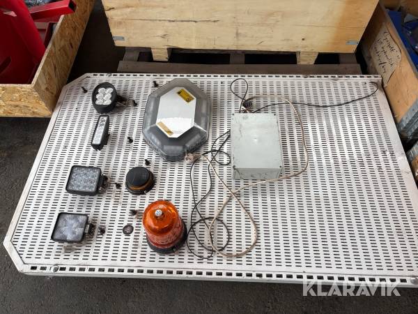 Diverse belysning på tavla Strands