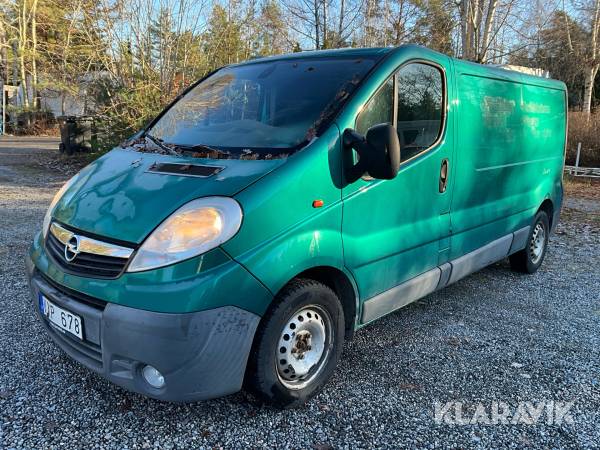 Skåpbil Opel Vivaro med lastramp