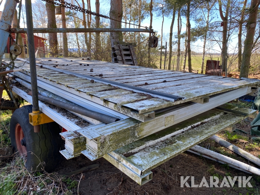 Kundvagnsgarage med tak