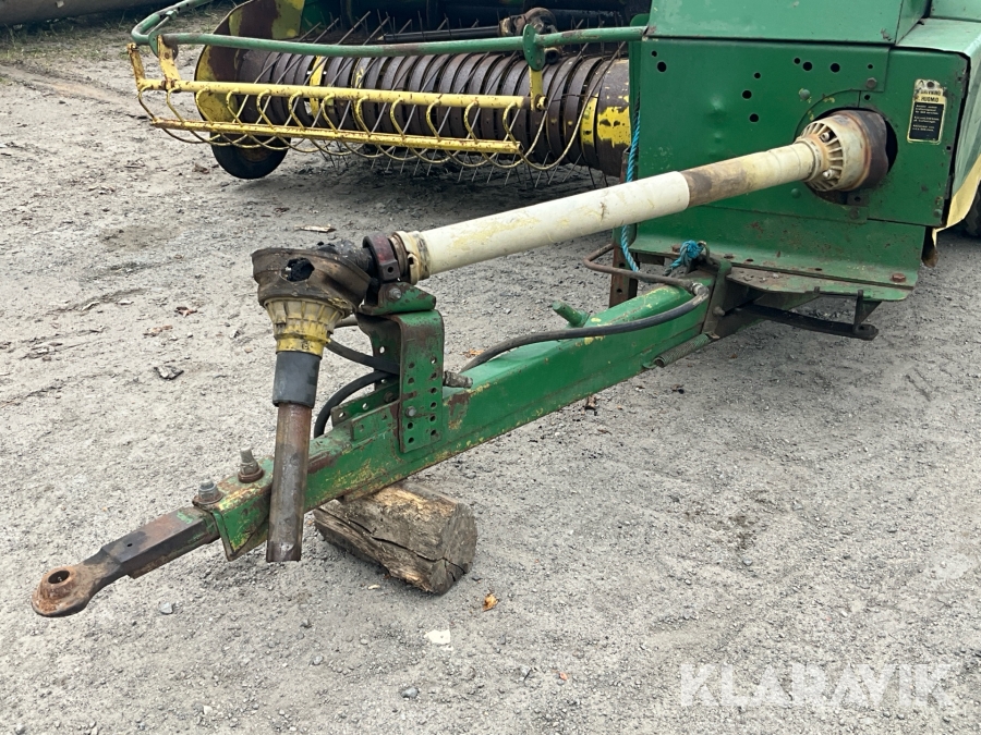 Småbalspress John Deere 456