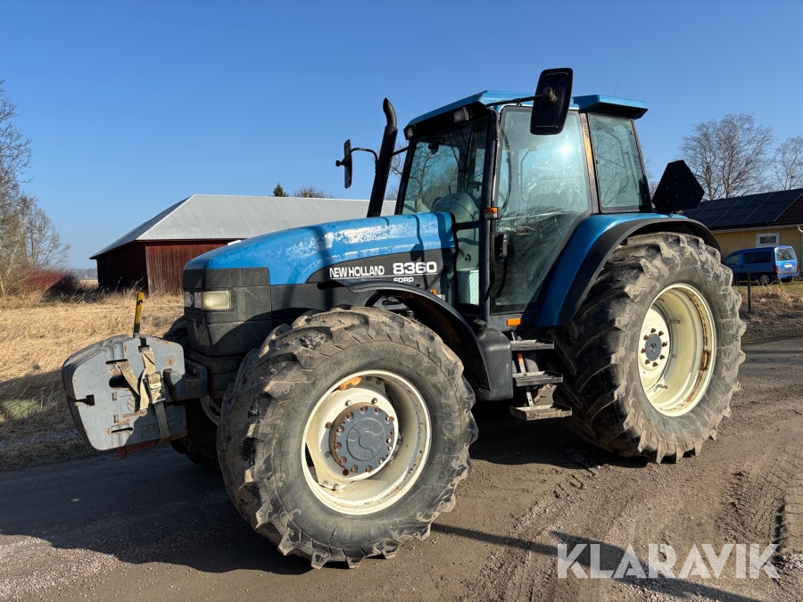 Traktor New Holland 8360 med Dubbelmontage