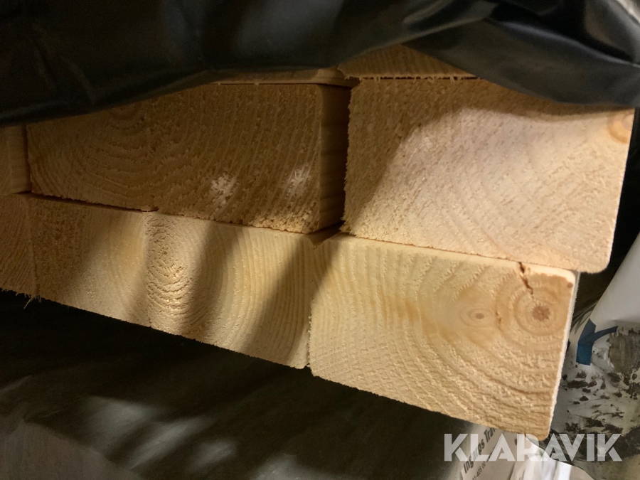 Hyvlat gran virke Svenska trävaror 45x70x2770 mm, 168 stycken