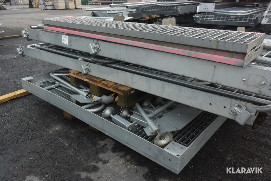 Trappa med handikappramp 