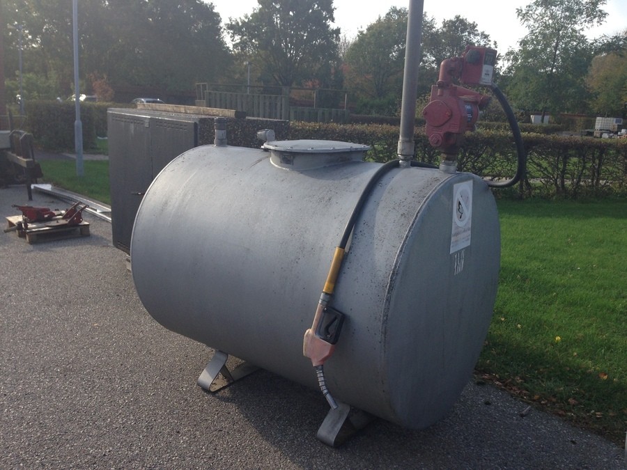 Bensintank Tank med pump