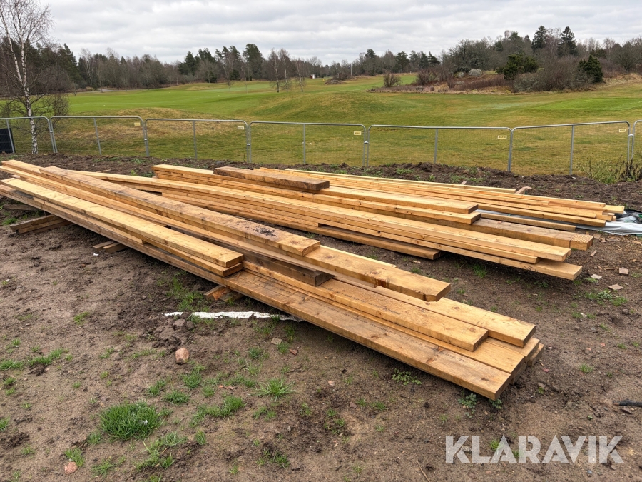 Diverse plank och reglar