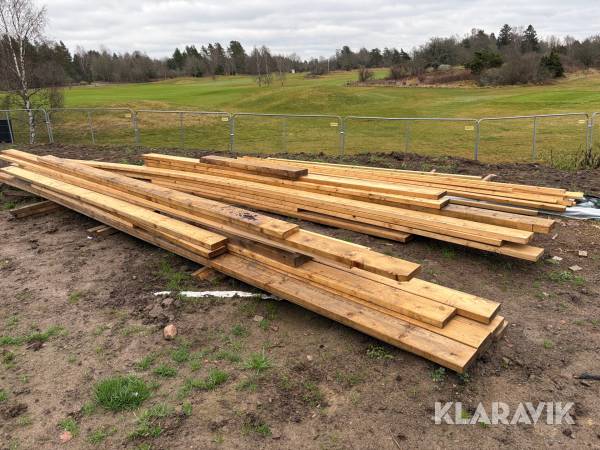 Diverse plank och reglar