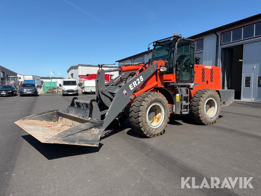 Hjullastare Everun ER28 med redskap