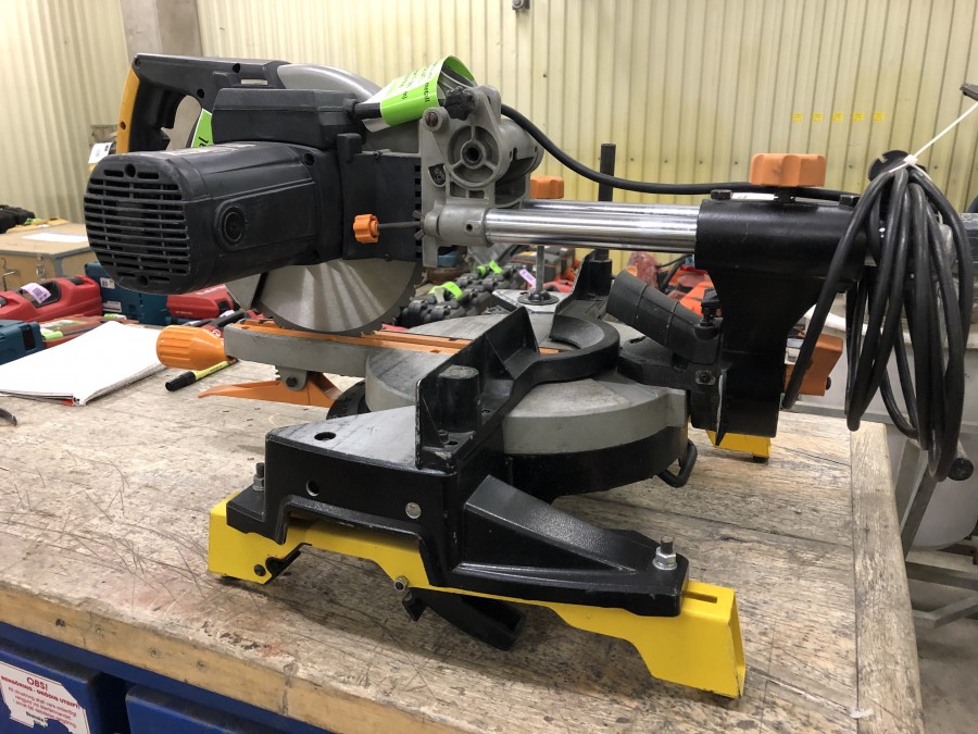 Kapmaskin, metall, trä, plast