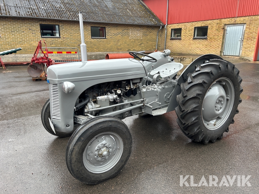 Veterantraktor Massey Ferguson TEF