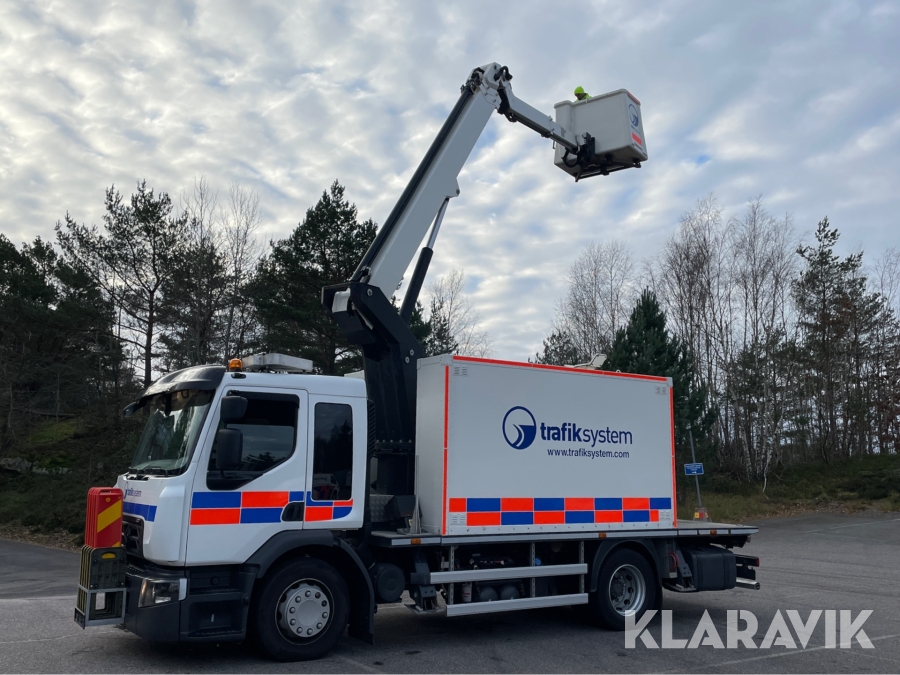 Lastbil Renault D Wide med lift 