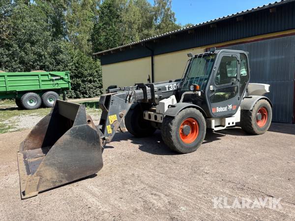 Teleskoplastare Bobcat T3093 med redskap