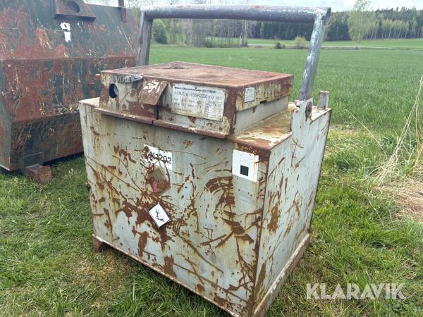 Dieseltank 450L med lyftbygel Wikers 450