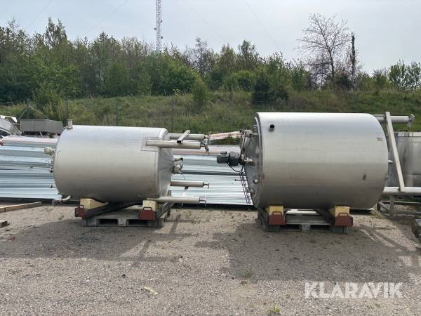 Rostfria tankar Vaahlo 2st med pump 1.5m3