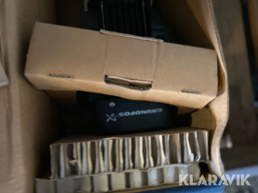 Centrifugal vattenpump Grundfoss A96516663P31727