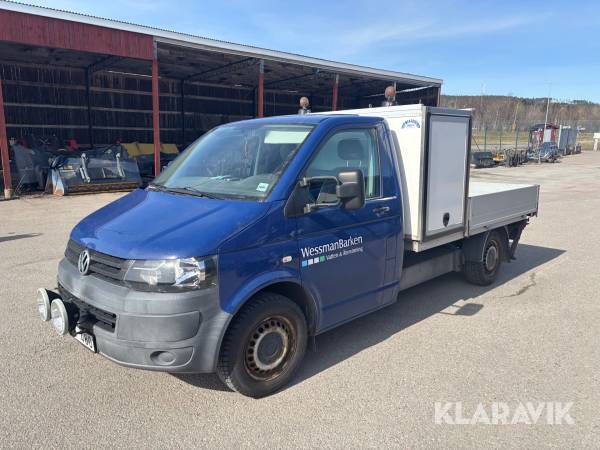 Pickup Volkswagen Transporter med kran
