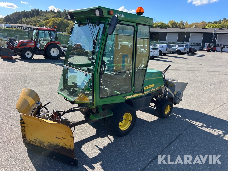 Traktor John Deere F1145 med plog & spidare