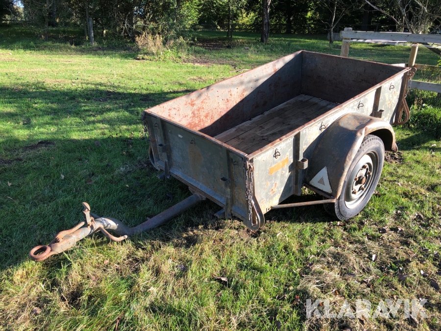 Traktorvagn Militär med dragögla