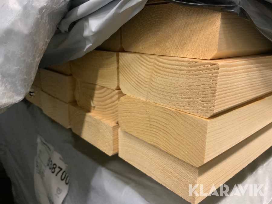 Hyvlat gran virke Svenska trävaror 35x93x2730 mm, 330 stycken