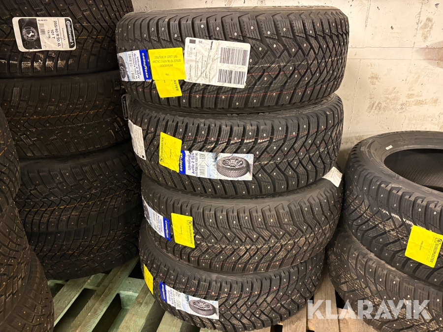 Däck Goodyear Arctic 2 SUV XL D STUD 4st