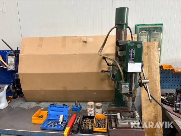 Borrmaskin med borrar Arboga Maskiner 2508 3fas