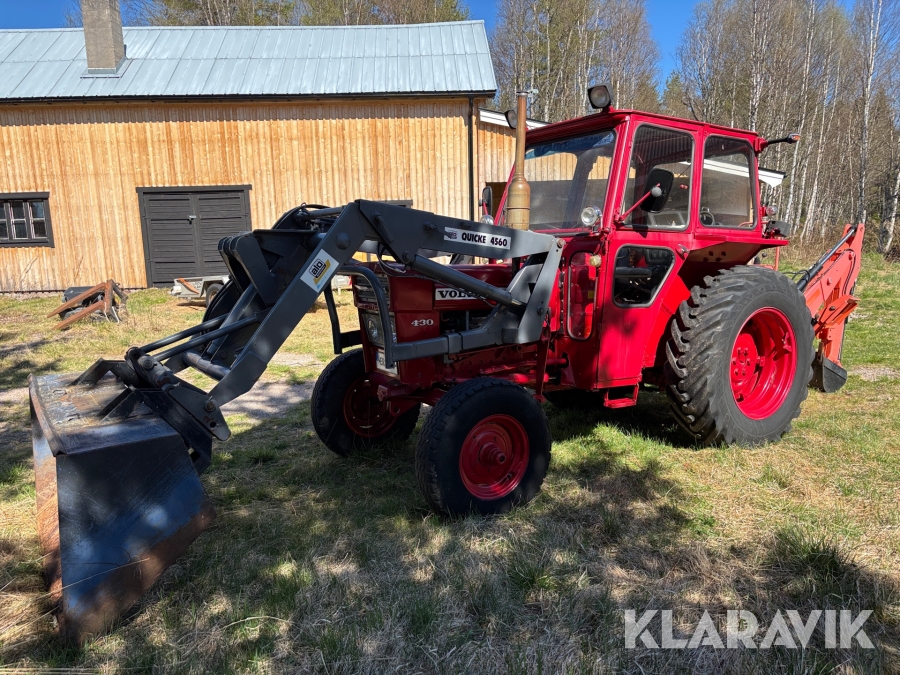Traktor Volvo BM T 430 med grävaggregat