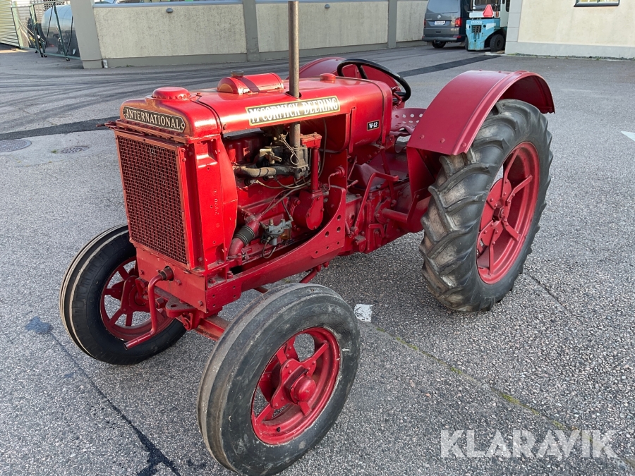 Traktor Case McCormick-Deering  W-12