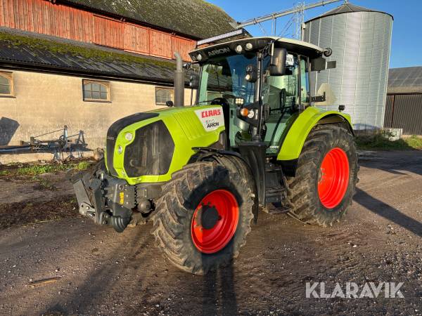 Traktor Claas 550 Arion