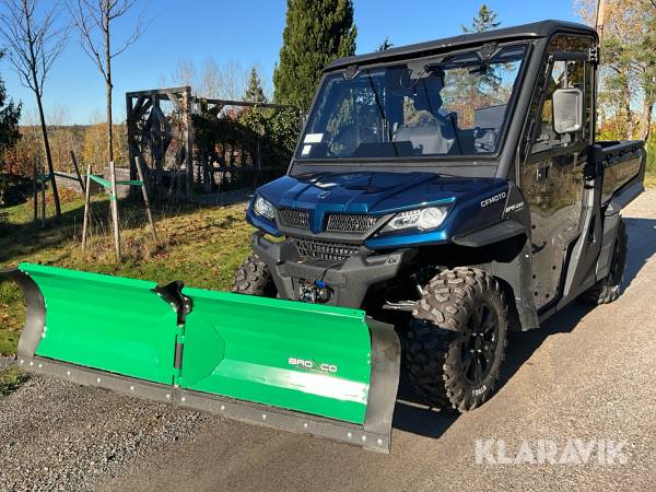 UTV CF moto Uforce 1000 med vikplog