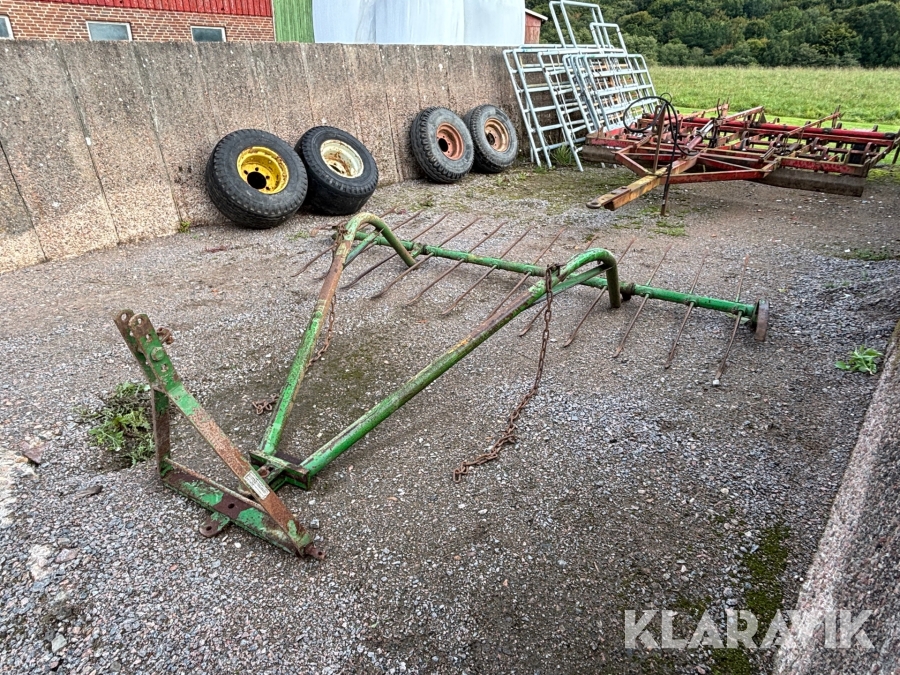 Släpräfsa till traktor Arvikaverket TSL