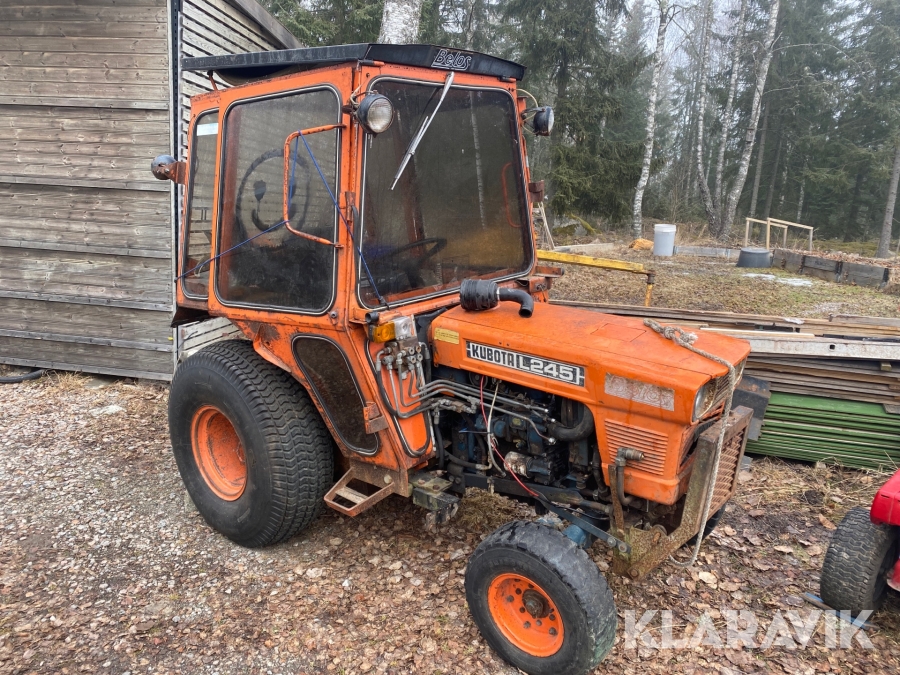 Traktor Kubota L245