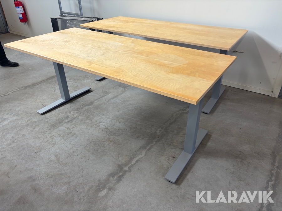 Skrivbord Kinnarps 2 st