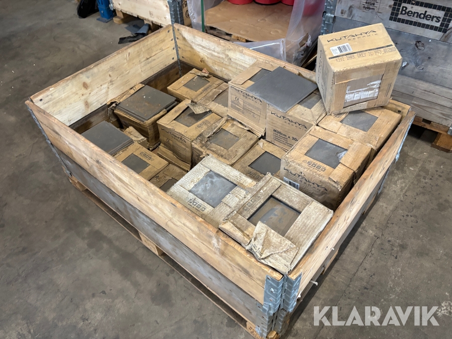 Kakelplattor Kutaya 20x22cm matt mörkgrå