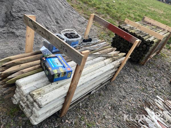 Stängselstolpar med elaggregat