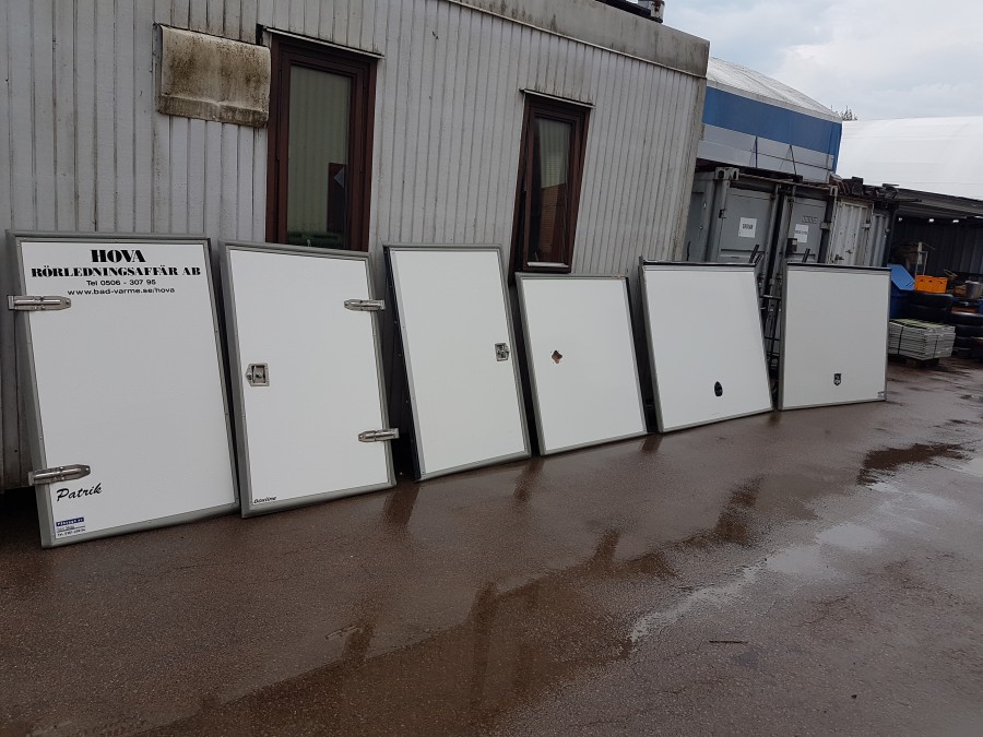 Ydre skåp Dörrar och luckor.