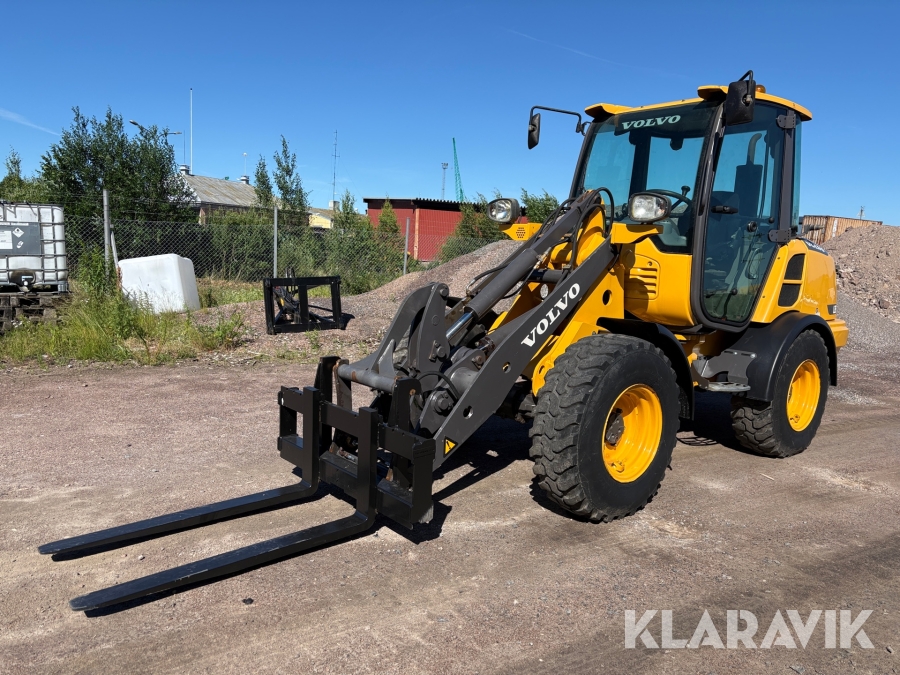 Hjullastare Volvo L25F med redskap
