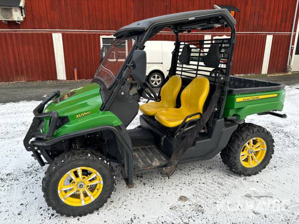 UTV John Deere Gator XUV 550 4X4