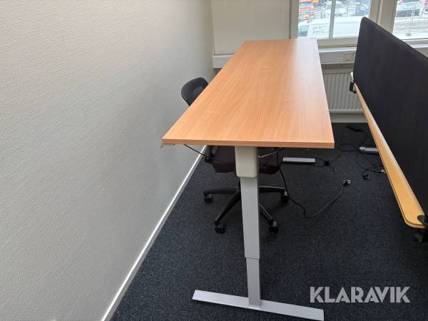 Skrivbord höj / sänkbart med kontorsstol