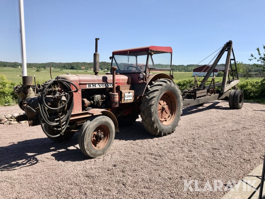 Veterantraktor Volvo T-55 med Stenkärra