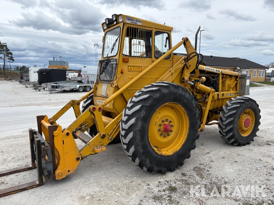 Baklastare Volvo BM LM841 Stora BM med skopa & gafflar