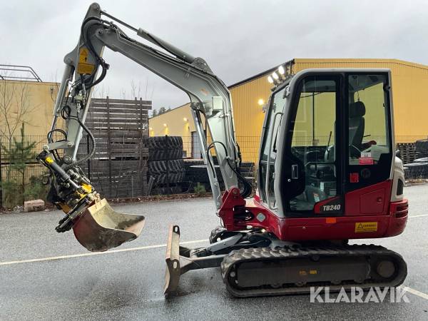 Grävmaskin Takeuchi TB240 med Engcon tiltrotator